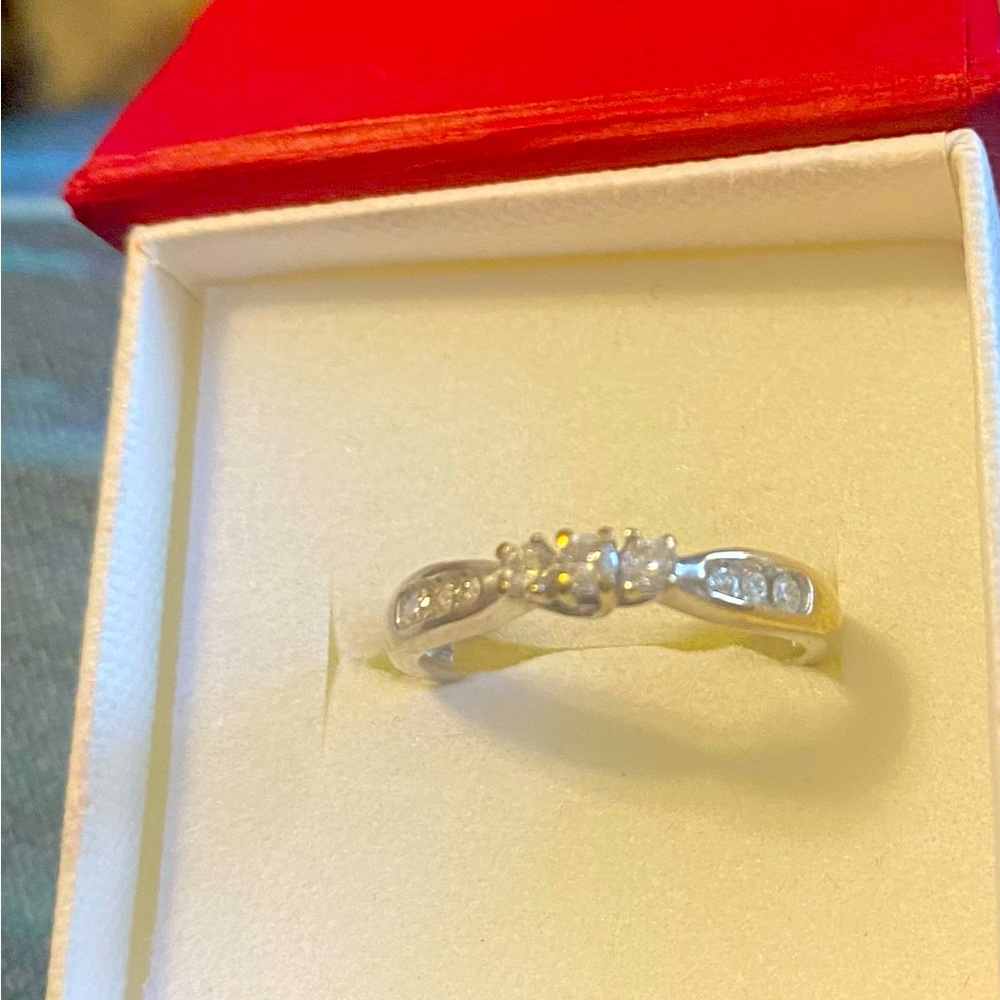 Gorgeous Ladies 14kt White Gold and Diamond Ring